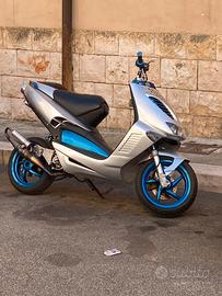 Aprilia sr
