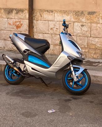 Aprilia sr