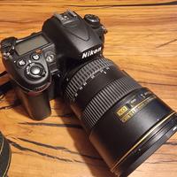 Nikon D7000 (solo corpo)