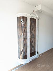 Vetrina restaurata con illuminazione LED – 200x120