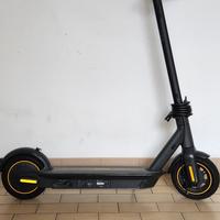 Monopattino Elettrico Segway Ninebot  Max G30E II