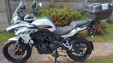 moto Benelli TRK502X