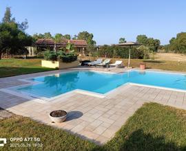 Villa di Lusso con Piscina a Sfioro, dependance