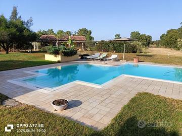 Villa di Lusso con Piscina a Sfioro, dependance