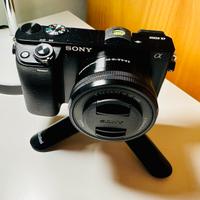 Sony a6000 in garanzia con accessori