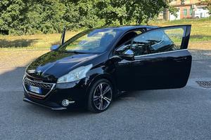 Peugeot 208 - 2013