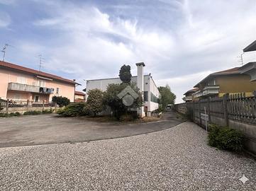 CAPANNONE A SOLBIATE OLONA
