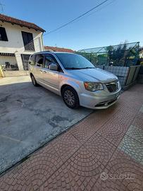 lancia voyager 