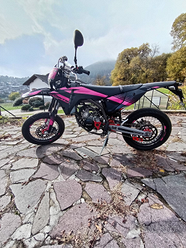 Fantic XM 50 Pink limited edition