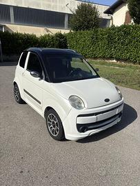 Microcar M.Go Bianca e Nera