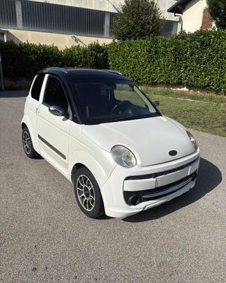 Microcar M.Go Bianca e Nera