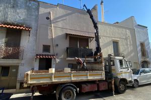 Iveco-Zeta con gru e ribaltabile