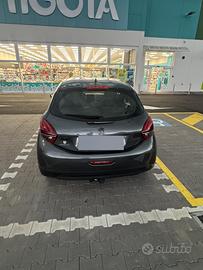 Peugeot 208 pure active