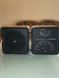 brionvega radio cubo TS 522