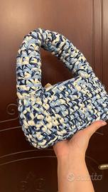Borsa crochet uncinetto bianco e azzurro