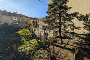 Scorcola, bilivello da ristrutturare