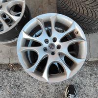 Cerchi in lega alfa romeo