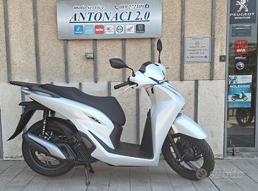 Honda SH 125 my26 Pearl Cool White - IN PRONTA COS