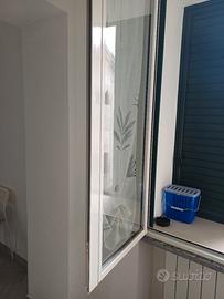 Serramenti in alluminio bianchi