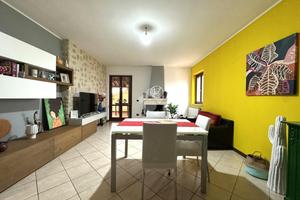 4 LOCALI A MONTECASTRILLI