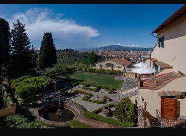 Villa di 210 m² con più di 5 locali e box auto a F