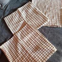 Tre federe da cuscino Ikea, modello Svartpoppel