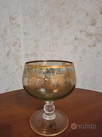Calice e Vaso in vetro decorati. 