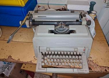 Macchina da scrivere Olivetti lettera 98