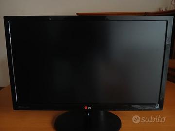 LG W224 22” Full HD – HDMI/DVI/VGA – Monitor