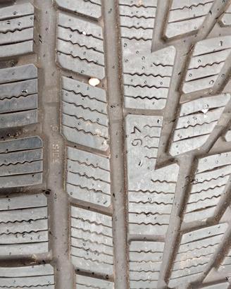 N.4 GOMME NOKIAN 215/50/17 INVERNALI