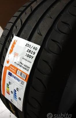 Gomme ultra high performance 255/40 19 100Y