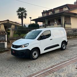 Furgone 3 posti: Peugeot Partner 1.5 diesel, 2021