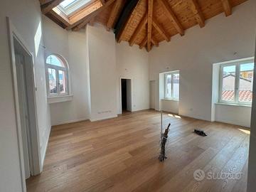 Appartamento di 153 m² con 5 locali a Trieste
