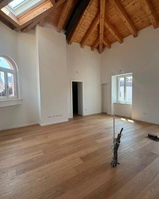 Appartamento di 153 m² con 5 locali a Trieste