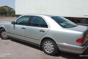 MERCEDES E 200 - Elegance BI-FUEL GPL