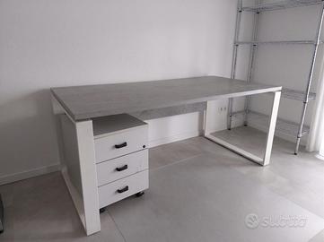 Scrivania per ufficio o casa