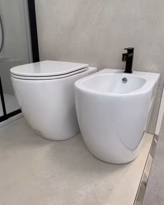 Coppia di sanitari a terra filo parete NUOVI