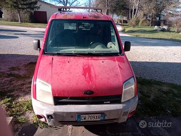 Ford transit incidentato