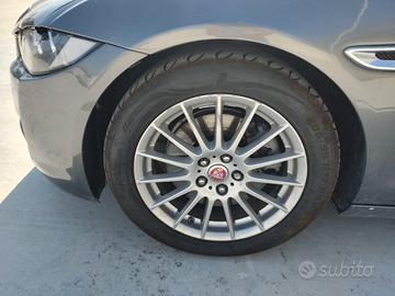 04 Cerchi e gomme jaguar XE 17 P ORIGINALI