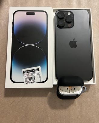 iPhone 14 pro max con AirPods 2 generazione no tra