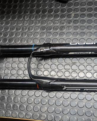 SR Suntour Auron 29 RC2