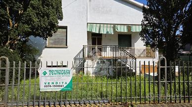 CASA SEMINDIPENDENTE A BAGNOLO SAN VITO
