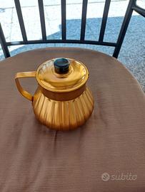 Piccola caraffa color oro