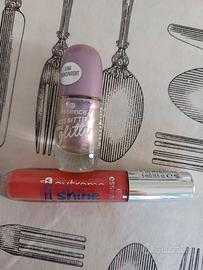 Nuovi Essence smalto + lucidalabbra