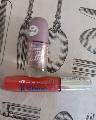 Nuovi Essence smalto + lucidalabbra