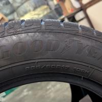 Coppia pneumatici  invernali Goodyear 235/60 R17 