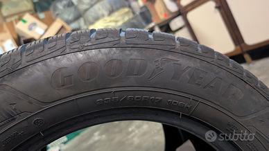 Coppia pneumatici  invernali Goodyear 235/60 R17 