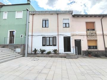 Casa indipendente con giardino