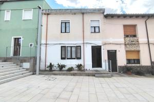 Casa indipendente con giardino