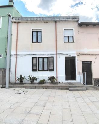 Casa indipendente con giardino
